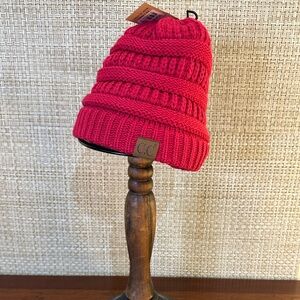 🌟HP🌟C.C. Magenta Chunky Knit No Pom Beanie OSFM
